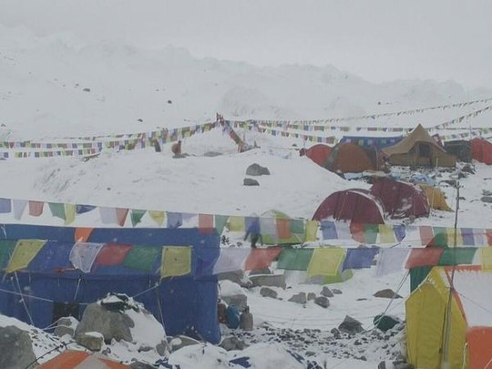 Động[-]đất[-]ở[-]Nepal,[-]hơn[-]800[-]người[-]chết